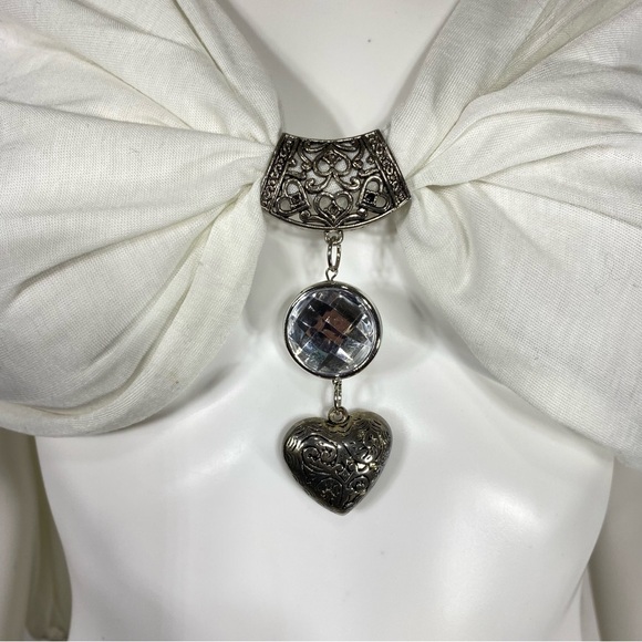 Versatile Crystal & Heart Embellished Shoulder Cover Wrap - Picture 3 of 9